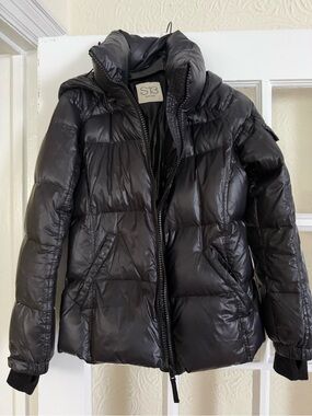 S13 Women’s Black Puffer Jacket with High Collar